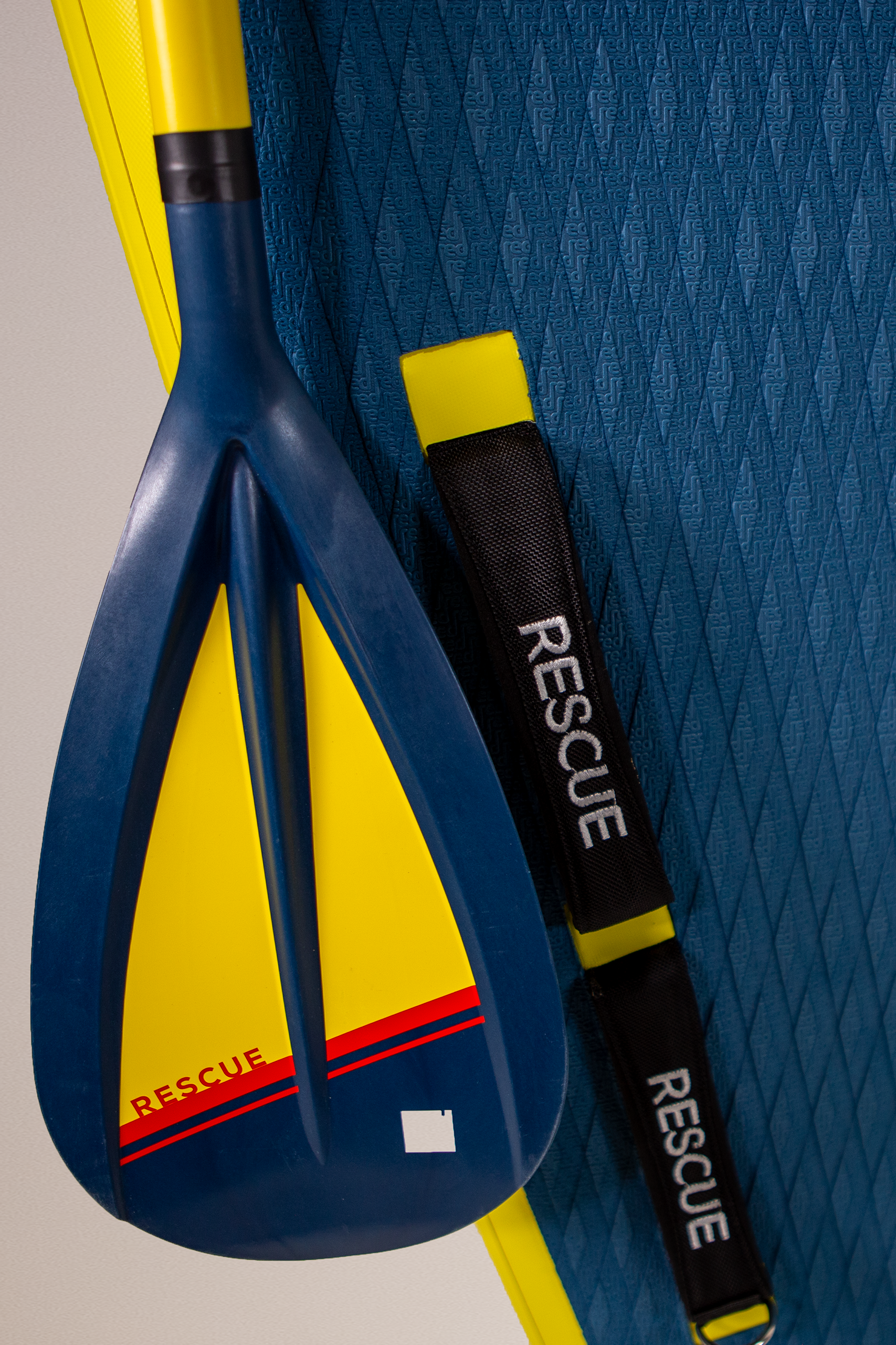 blade for rescue paddle from an inflatable rescue sup